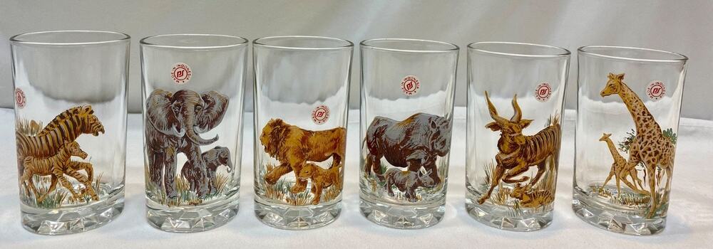 Vintage Wildlife/Safari Glasses Pasari Style Set of 6 African Animals w Young